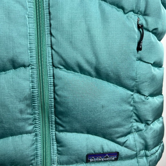 Patagonia Down Vest - Picture 4 of 11